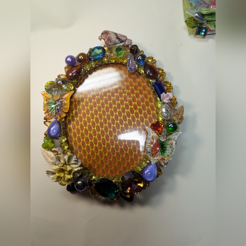Wendy Gell Gorgeous Encrusted Oval Frame
